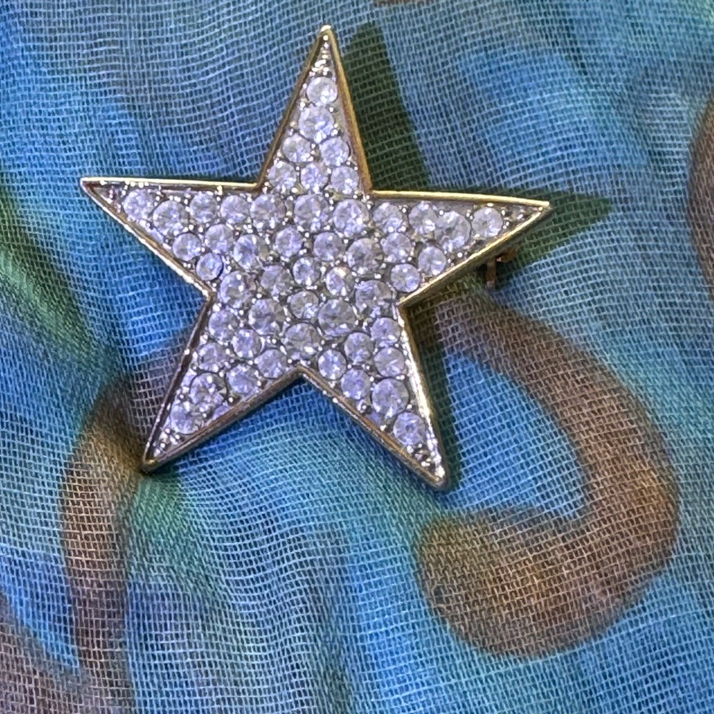 Star Rhinestone Brooch